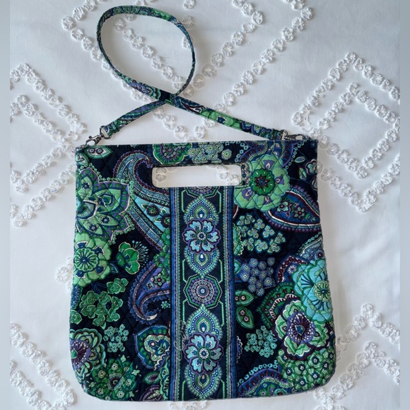 Vera Bradley Handbags - Vintage Vera Bradley Blue Rhapsody Bag